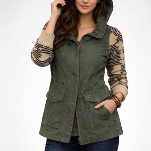 Hive & Honey army green utility style sweater sleeve jacket ❤️